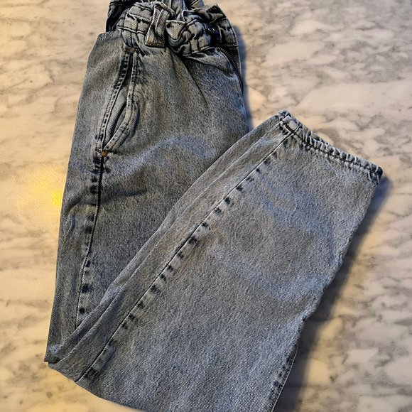 Zara women paper bag jeans in ligh/medium blue wash size 4us 36eur elastic waist - Picture 2 of 2